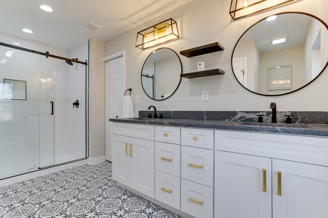 Building Photo - Fabulously Renovated 4 Bedroom, 3.5 Bathroom Home In Close in Potomac!!