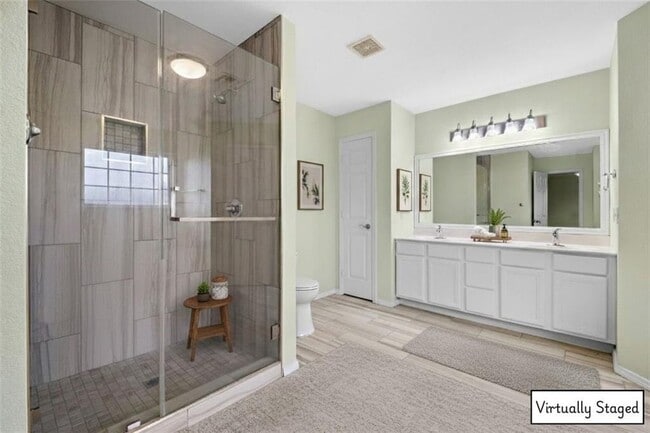 Building Photo - 1901 SW Columbus Rd