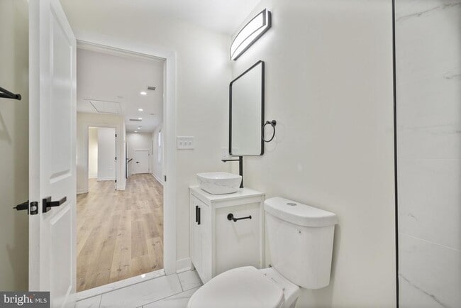 Building Photo - 555 S Marlyn Ave