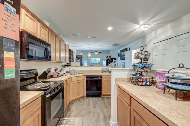 Building Photo - Easy Access to Everything North Charleston Has to Offer