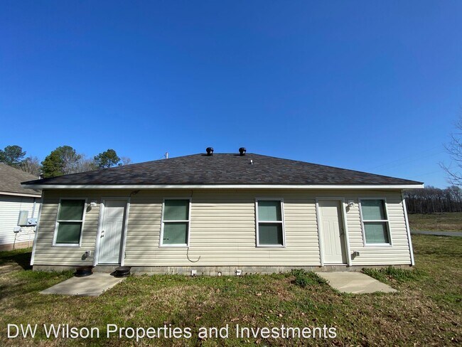 Building Photo - 2 br, 1 bath House - 300A Clint Road