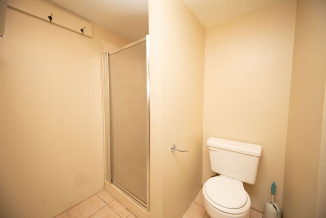 Building Photo - Great 4 bedroom Ranch style home!