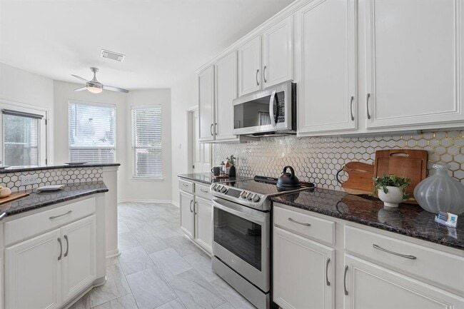 Building Photo - 13202 Fawn Valley Dr