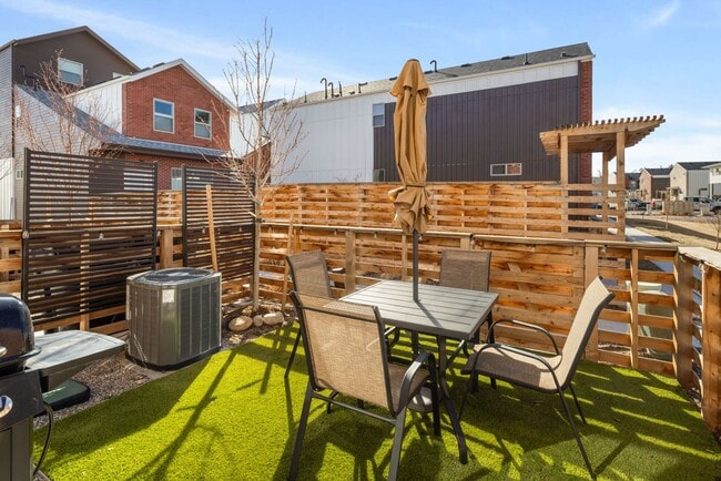 Building Photo - 3BD, 3.5BA Arvada Townhome with Patio and Yard