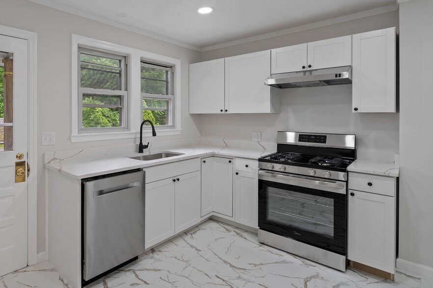Building Photo - 114 Linderman Ave