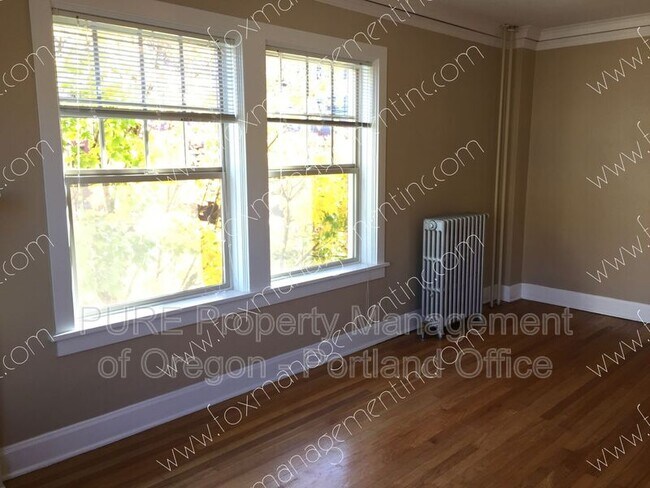 Building Photo - 709 SW 16th Ave