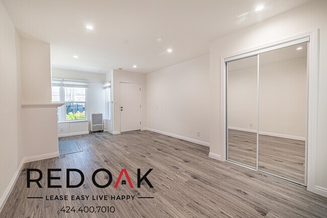 Building Photo - 1627 Normandie Ave