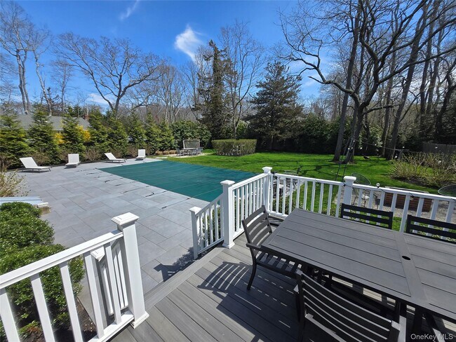 Building Photo - 870 Noyack Rd