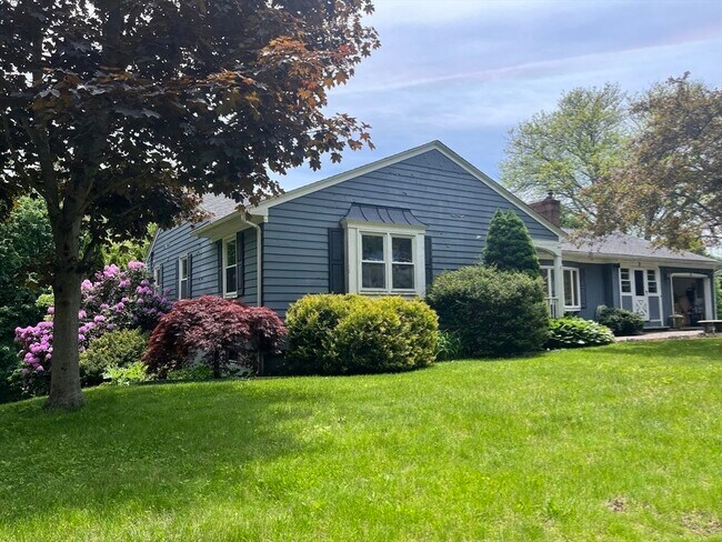Building Photo - 445 Dennison Dr