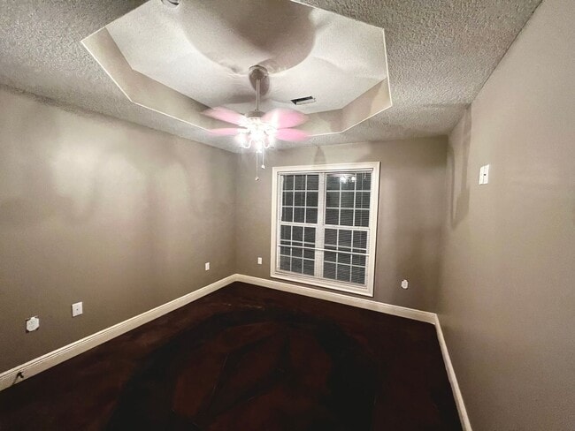 Building Photo - 3220 Horseshoe Trail