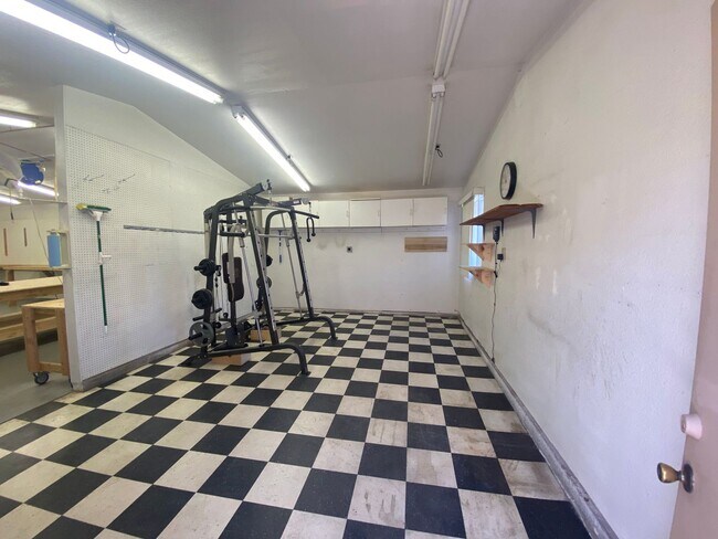 Building Photo - 5828 Ave L11