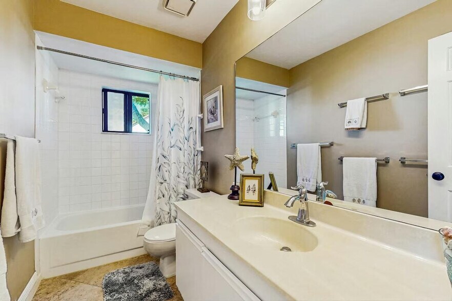 Building Photo - 655 Windsurf Ln