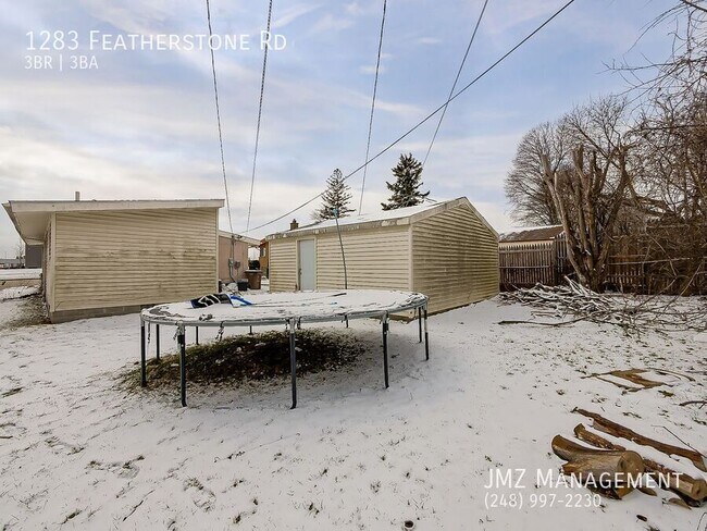 Building Photo - 1283 Featherstone Rd