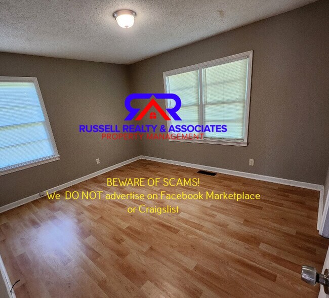 Building Photo - SECTION 8 WELCOME- 4 BEDROOMS!