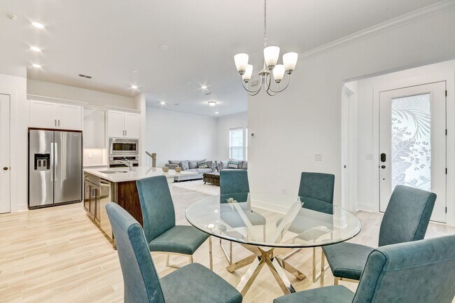 Building Photo - Townhome  in The Enclave at Summer Beach