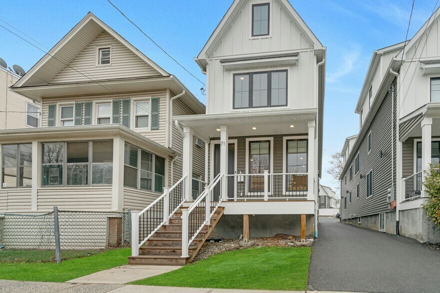 Building Photo - 71 Mission St