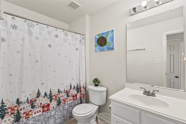 Building Photo - 427 Pinewood Ridge Dr