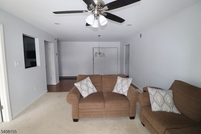 Building Photo - 11 Brookside Ln