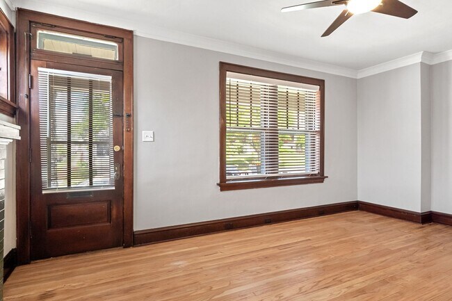 Building Photo - 5352 Itaska St