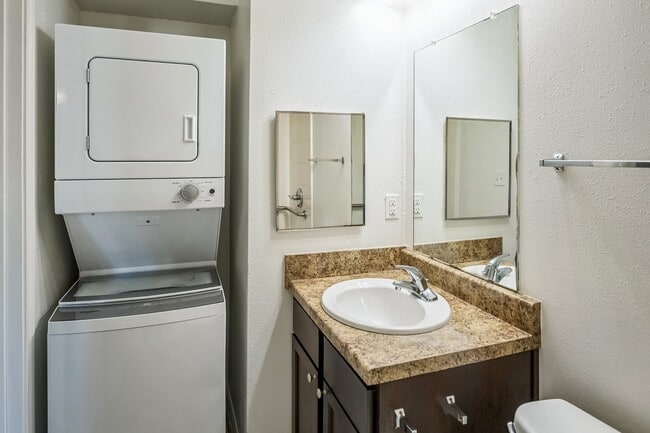 Building Photo - Summit at Pine Lake