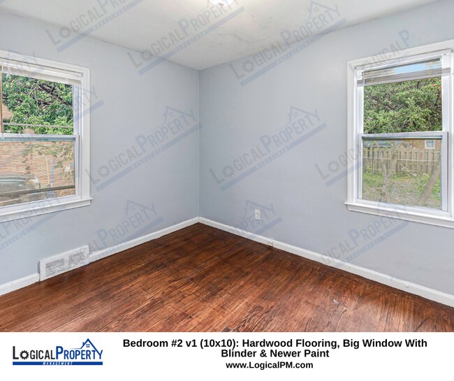 Building Photo - 3 Bed/ 1Bath Bungalow w/ Basement, Fenced ...