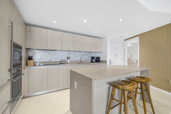 Building Photo - 4111 S Ocean Dr