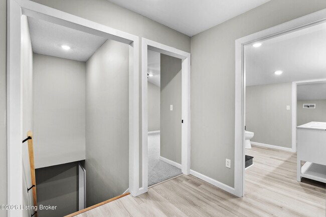 Building Photo - 58 Riverside Ln