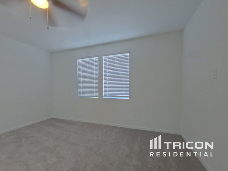 Building Photo - 2056 Rider Rain Ln