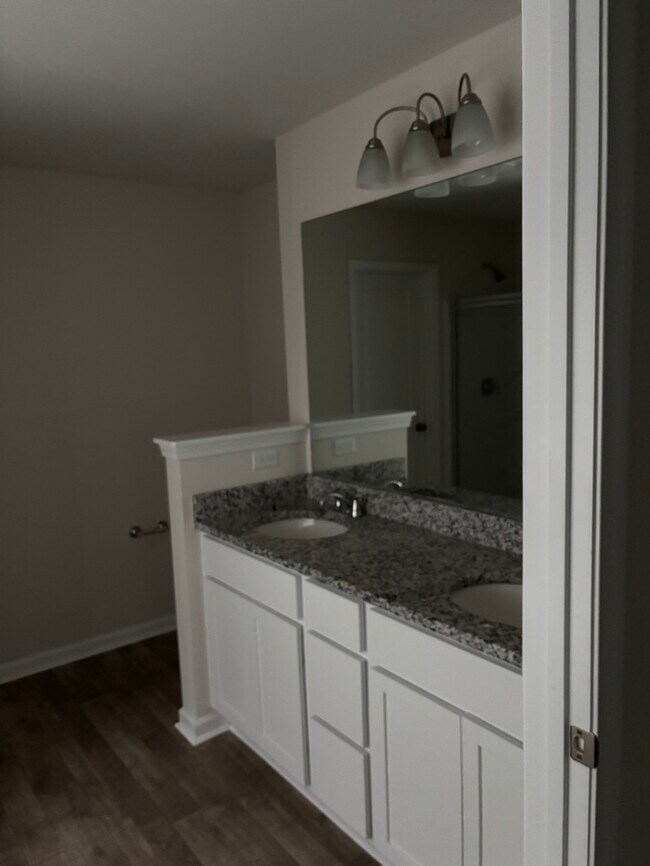 Building Photo - 1057 Field Strip Rd