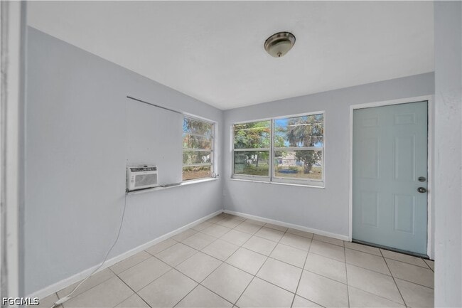 Building Photo - 1527 Gardenia Ave