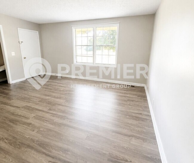 Building Photo - 1611 Hartsville Pike