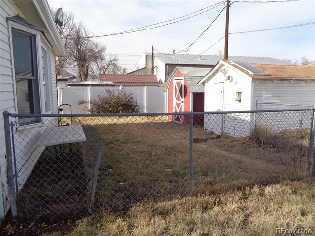 Building Photo - 725 9th St