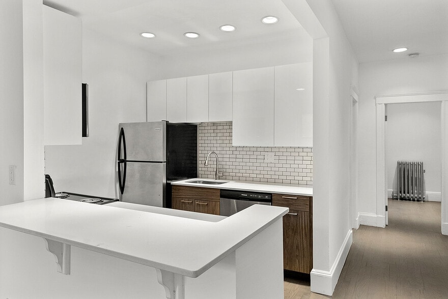 Renovated Kitchen - 51-55 Queensberry Street