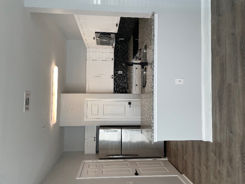 Building Photo - 350 Emerald Forest Blvd