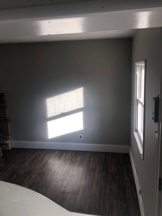 Building Photo - Newly renovated 2 Bedroom country home!