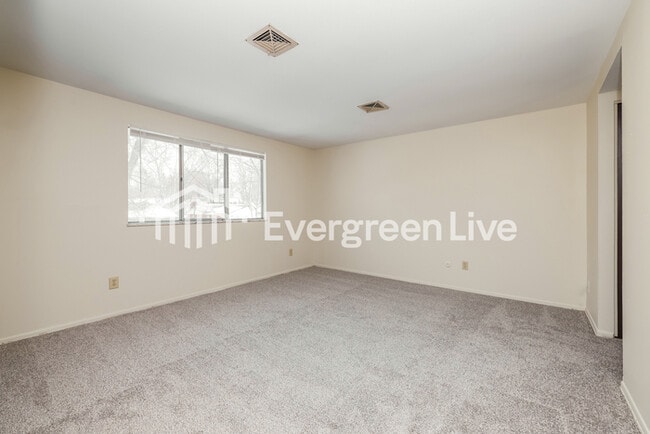 Building Photo - 6420 Larcomb Dr