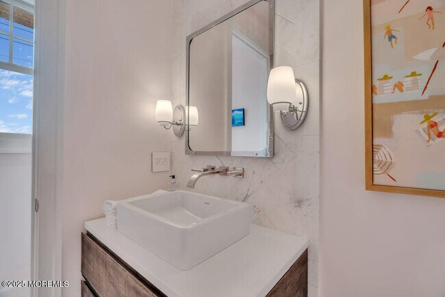 Building Photo - 985 Ocean Ave