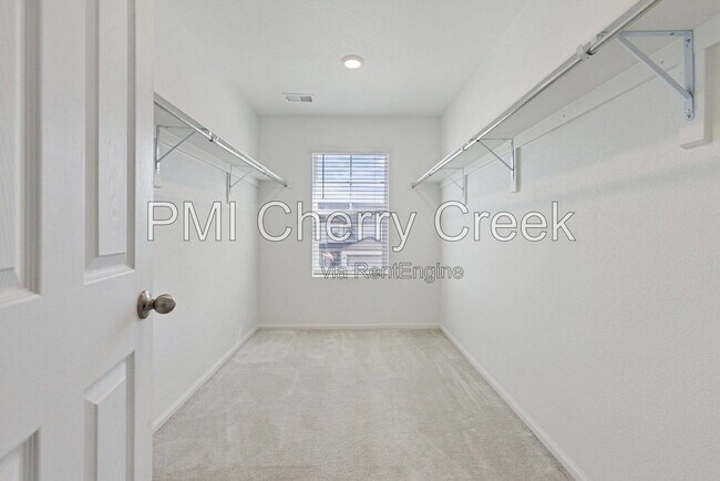 Building Photo - 2595 Gray Wolf Pl