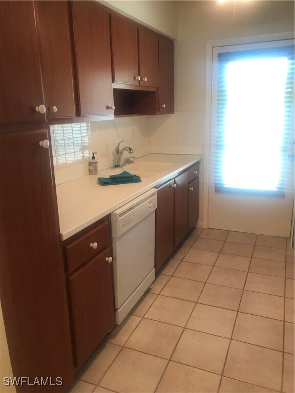 Building Photo - 216 Banyan Blvd