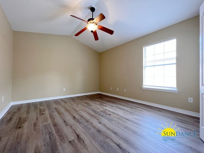 Building Photo - Beautiful 3 Bedroom Home in Hidden Bay Village