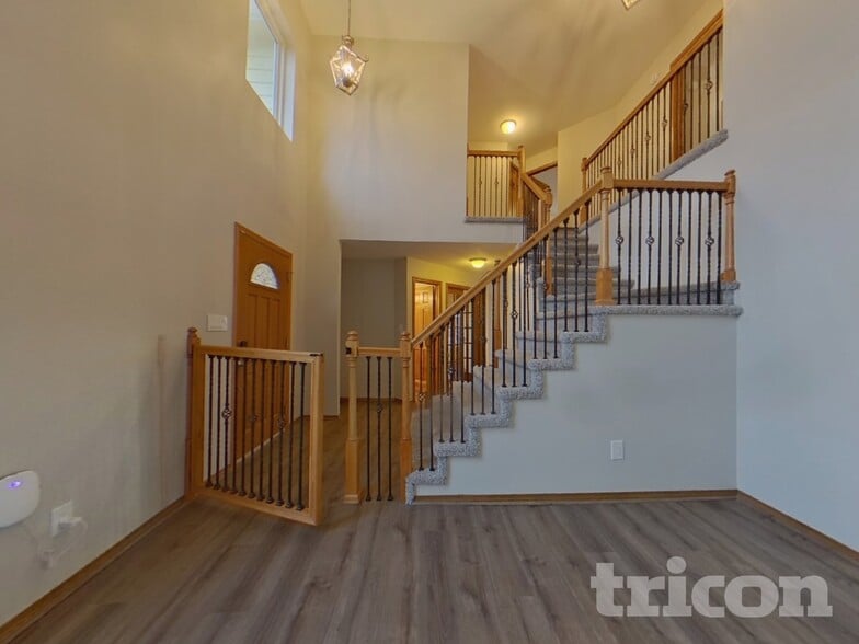 Building Photo - 7910 Camfield Cir