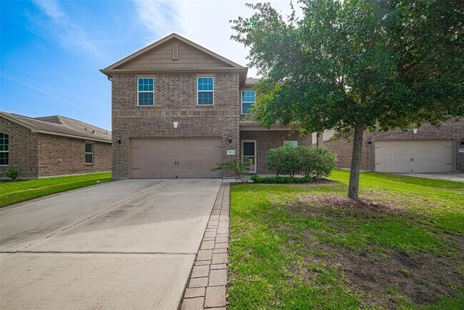 Building Photo - 5123 Oak Briar Ln