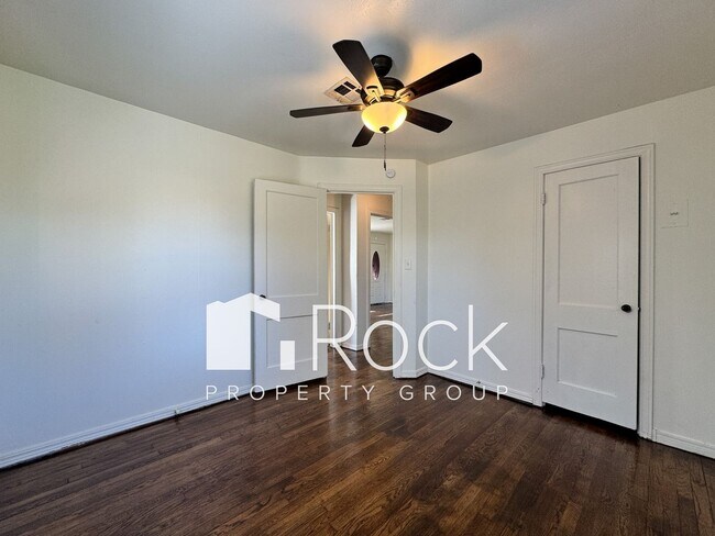 Building Photo - Charming Home with Real Wood Floors and Covered Parking ~ Offering 1 Month FREE Rent~