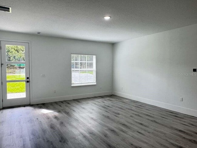 Building Photo - 7130 N Glenridge Cir