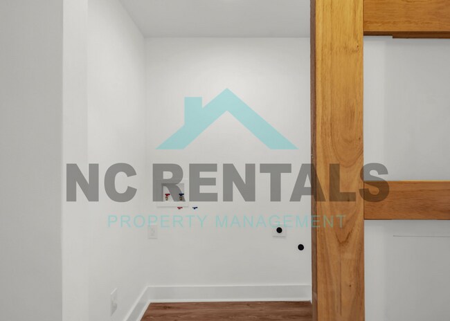 Building Photo - 815 Corona St