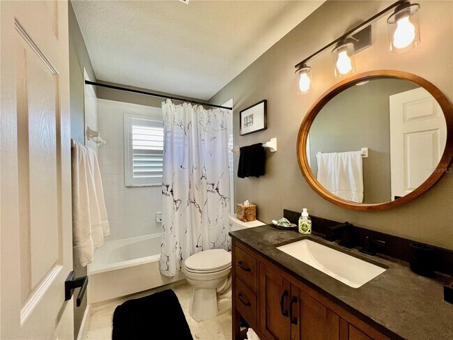 Building Photo - 4061 King Tarpon Dr