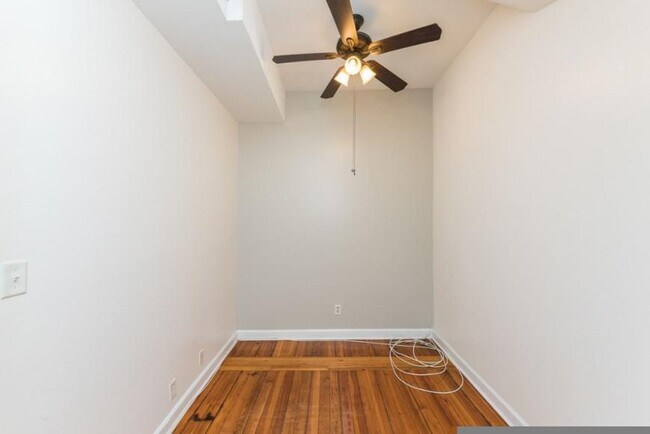 Building Photo - 3 bedroom in Chicago IL 60613