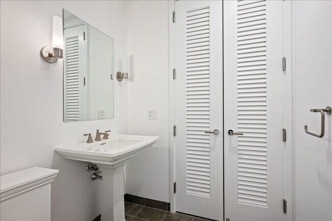 Building Photo - 401 N Wabash Ave