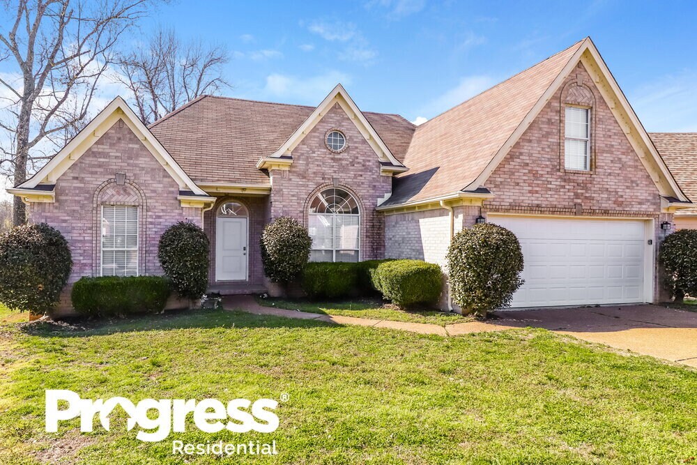 Building Photo - 6175 Lakefront Dr