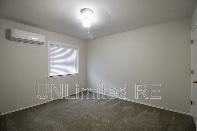 Building Photo - 2438 N Earle Dr